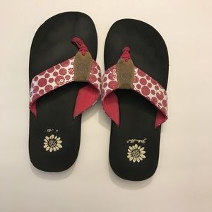 Yellowbox  super comfortable pink dot flip flops